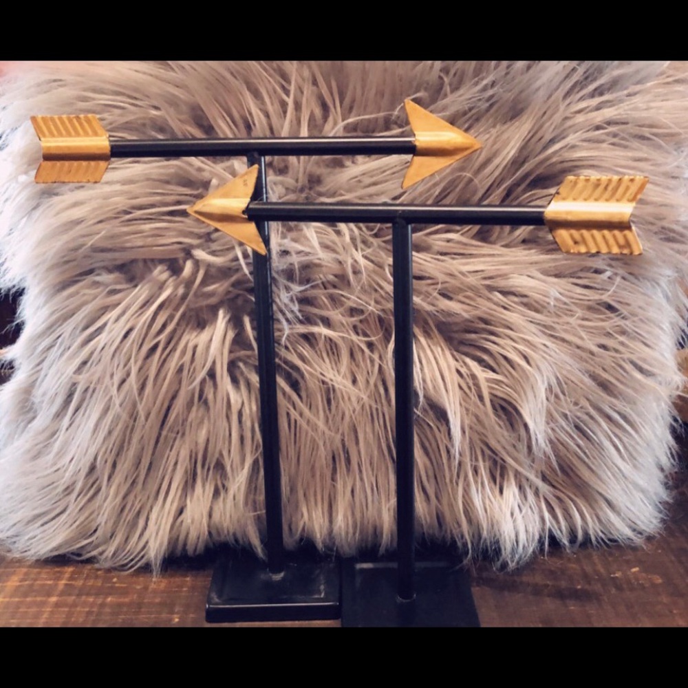 Arrow decor